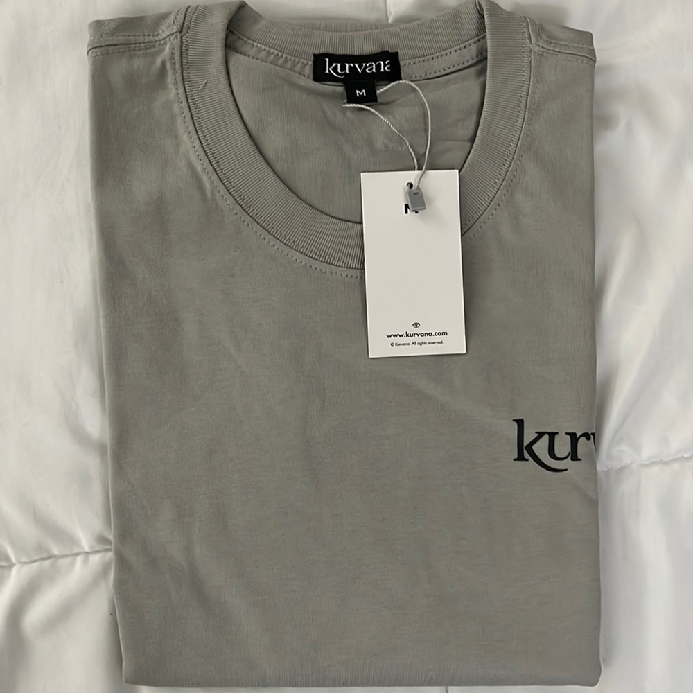 Kurvana T-Shirt, Authentic, Size Medium